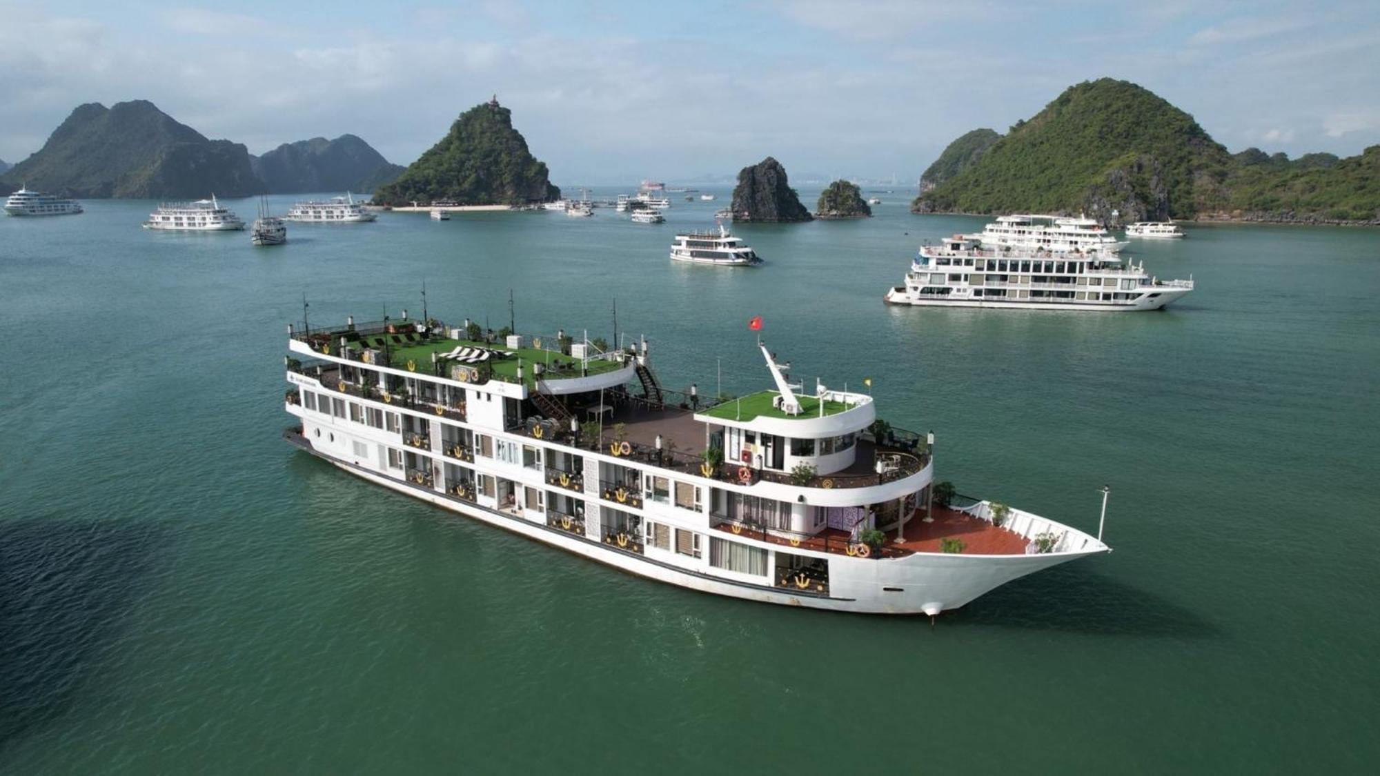 Halong Aquamarine Royal Cruise Hotel Ha Long Exterior foto
